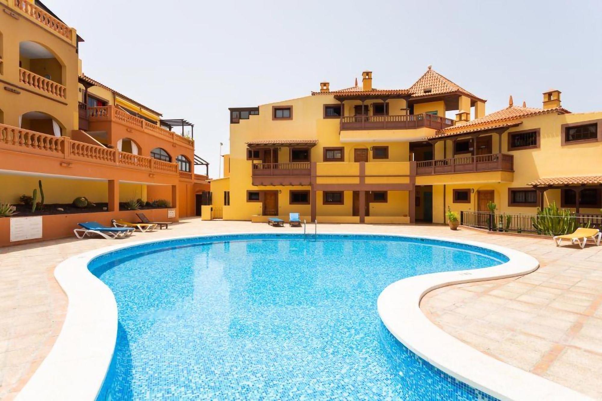 Eden Rentals Elite Palace Suites 阿德耶 外观 照片