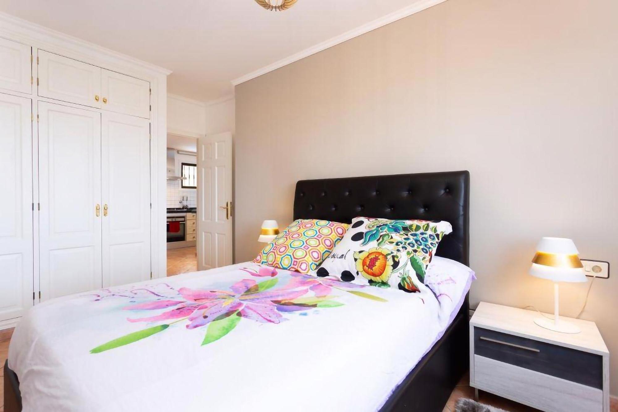 Eden Rentals Elite Palace Suites 阿德耶 外观 照片